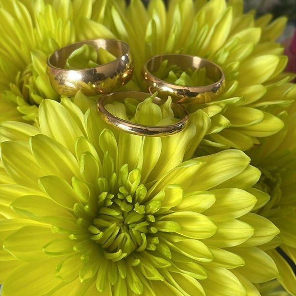 ADORNIA Water Resistant Mixed Band Stackable Ring Set 3pcs Size 6 - Picture 5 of 5